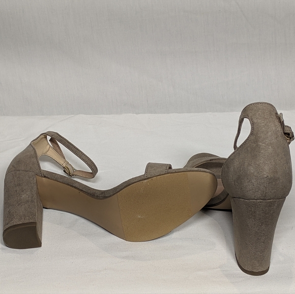 NEW Madden Girl Womens Beella Heeled Sandal Sz 7.5 grey - Picture 3 of 4